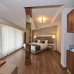 Golden Royal & 4* İstanbul