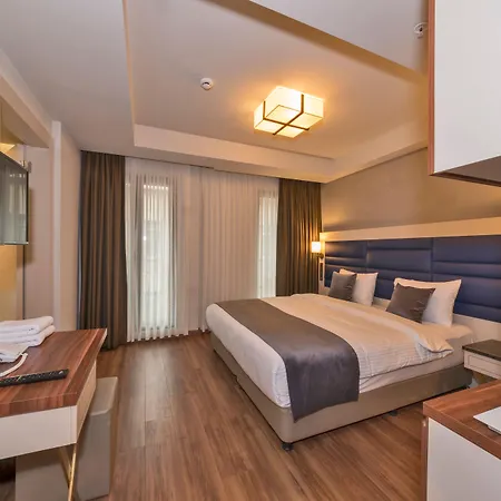 Hotell Golden Royal & 4*
