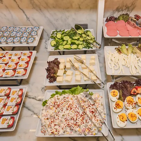 Hotell Golden Royal & 4*