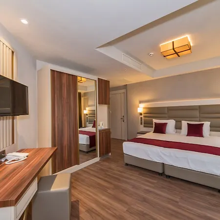 Hotell Golden Royal & 4*