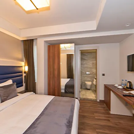 Hotell Golden Royal & 4*