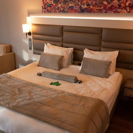 Golden Royal & Hotell