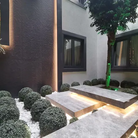 Golden Royal & Szálloda