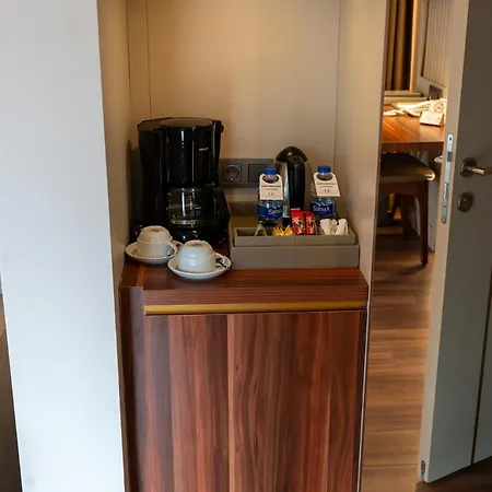 Golden Royal & Szálloda