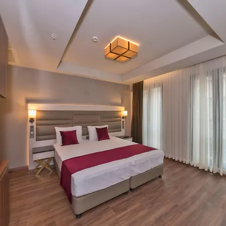 Golden Royal & Szálloda