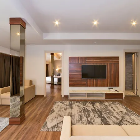 Hotell Golden Royal & 4*