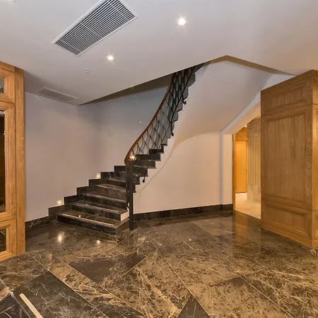 Szálloda Golden Royal & 4*