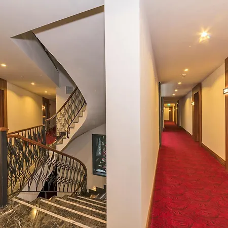 Golden Royal & Isztambul