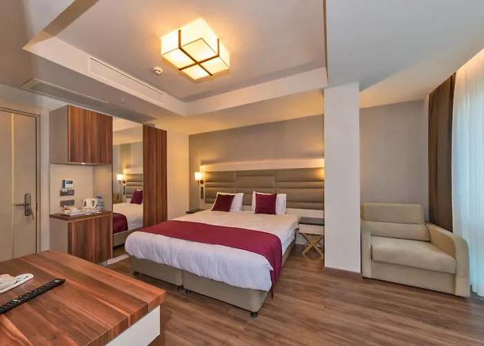 Golden Royal & Hotell