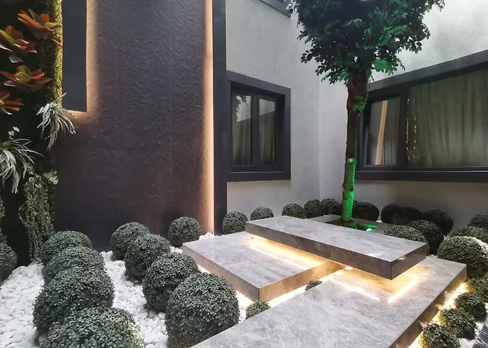 Golden Royal & Hotell