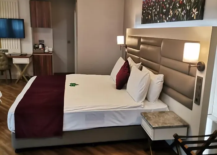 Hotell Golden Royal & 4*