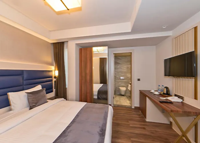Hotell Golden Royal & 4*