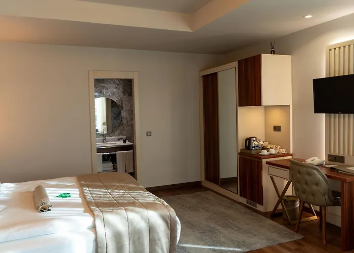 Golden Royal & Istanbul