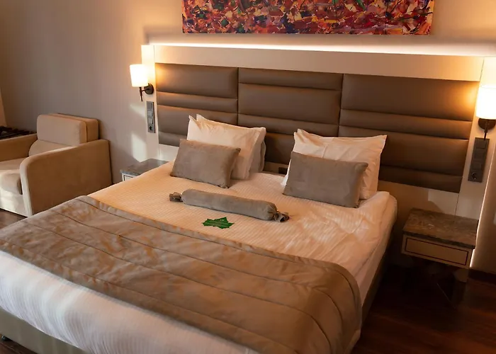 Golden Royal & Hotell