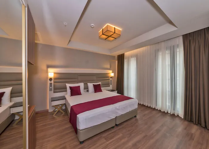 Golden Royal & Hotell