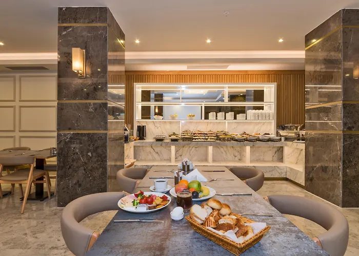 Golden Royal & Hotell