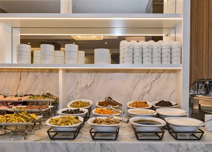 Hotell Golden Royal & 4*