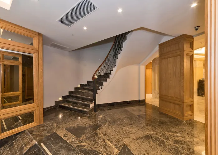 Hotell Golden Royal & 4*