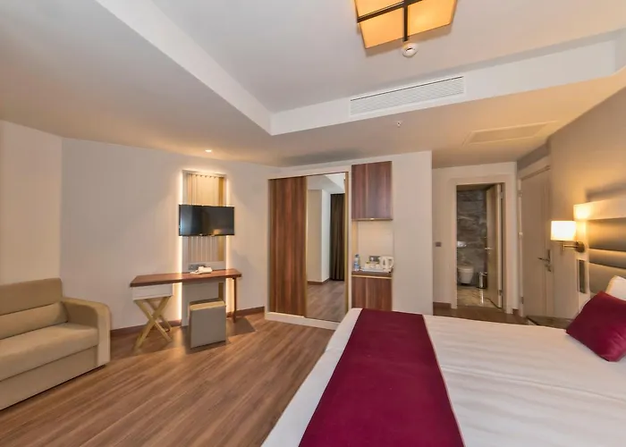 Golden Royal & Hotell