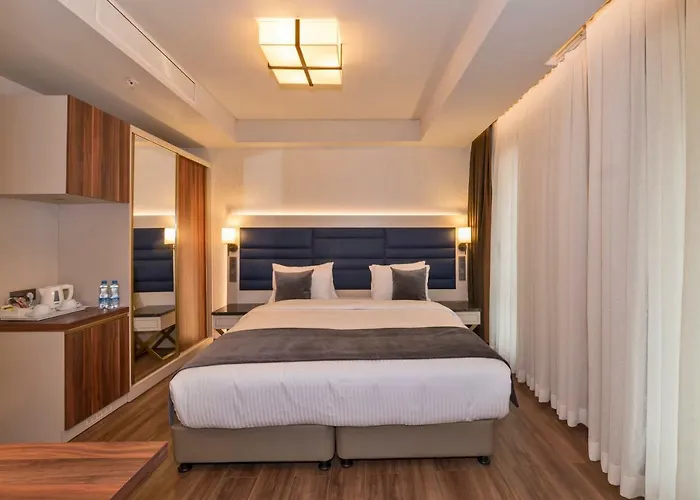 Golden Royal & Hotell 4*